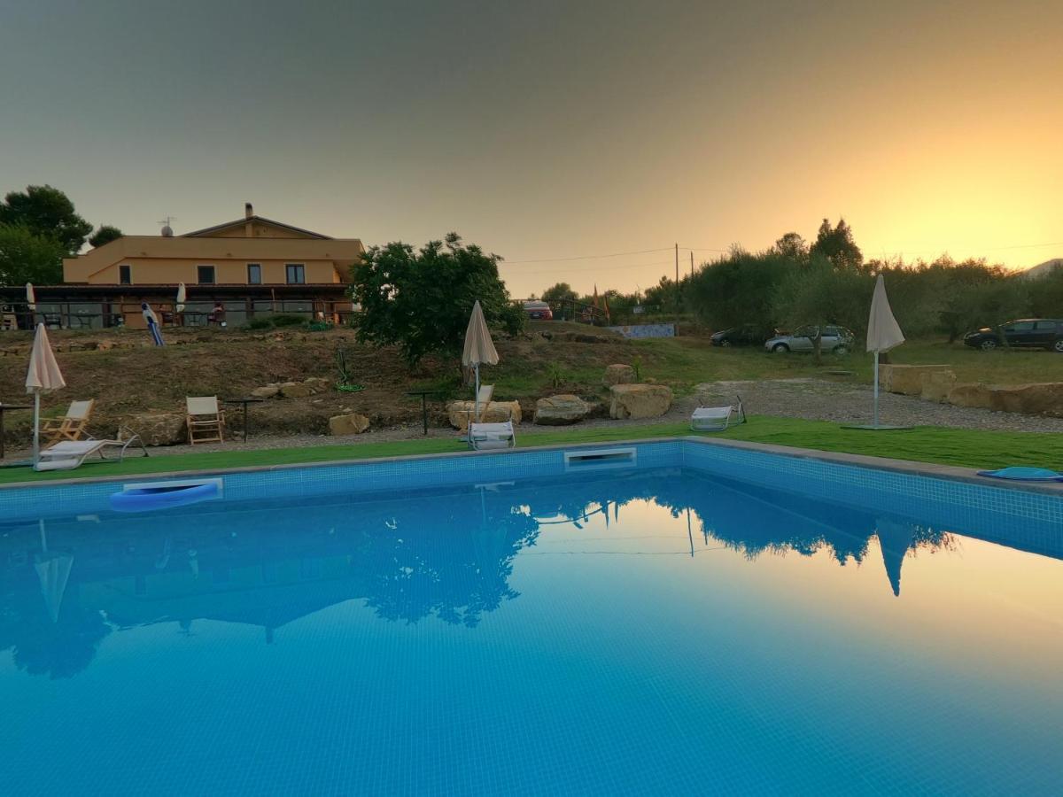 Agriturismo B&B Il Rifugio Di Nino Контурси Экстерьер фото
